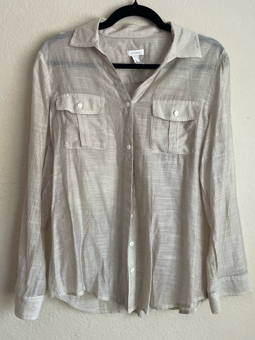 Chico's Light Beige Button-Front Women's Shirt - size 1 - Picture 1 of 3